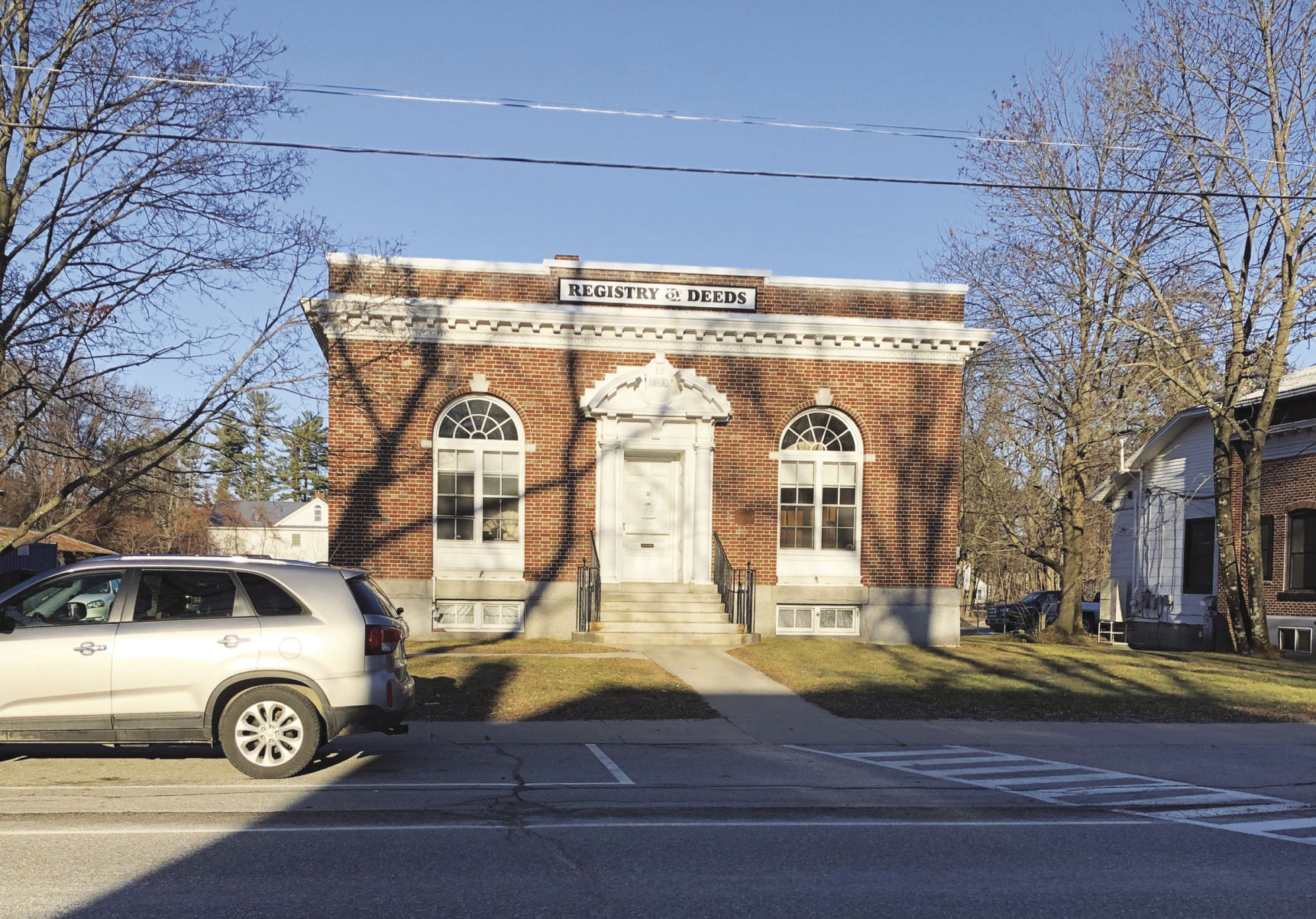 Selectmen tour shuttered Registry of Deeds